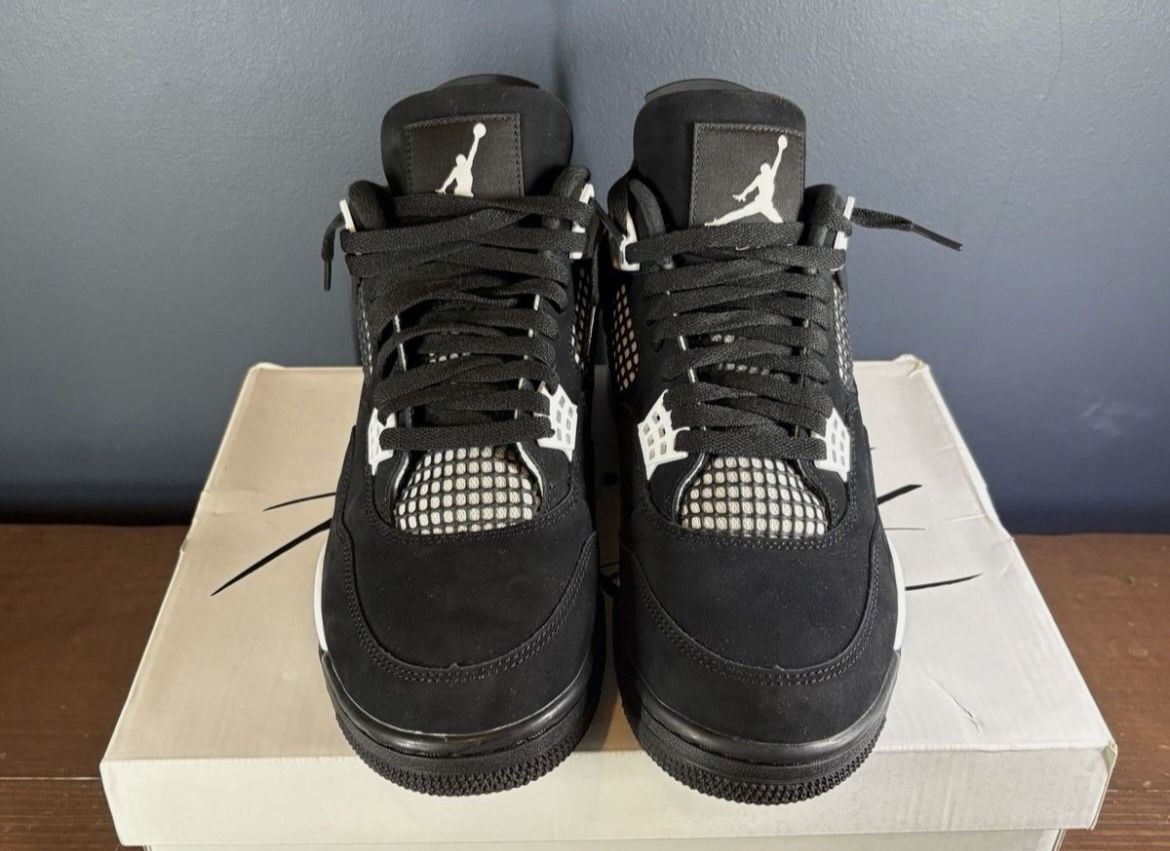 Air Jordan 4 White Thunders