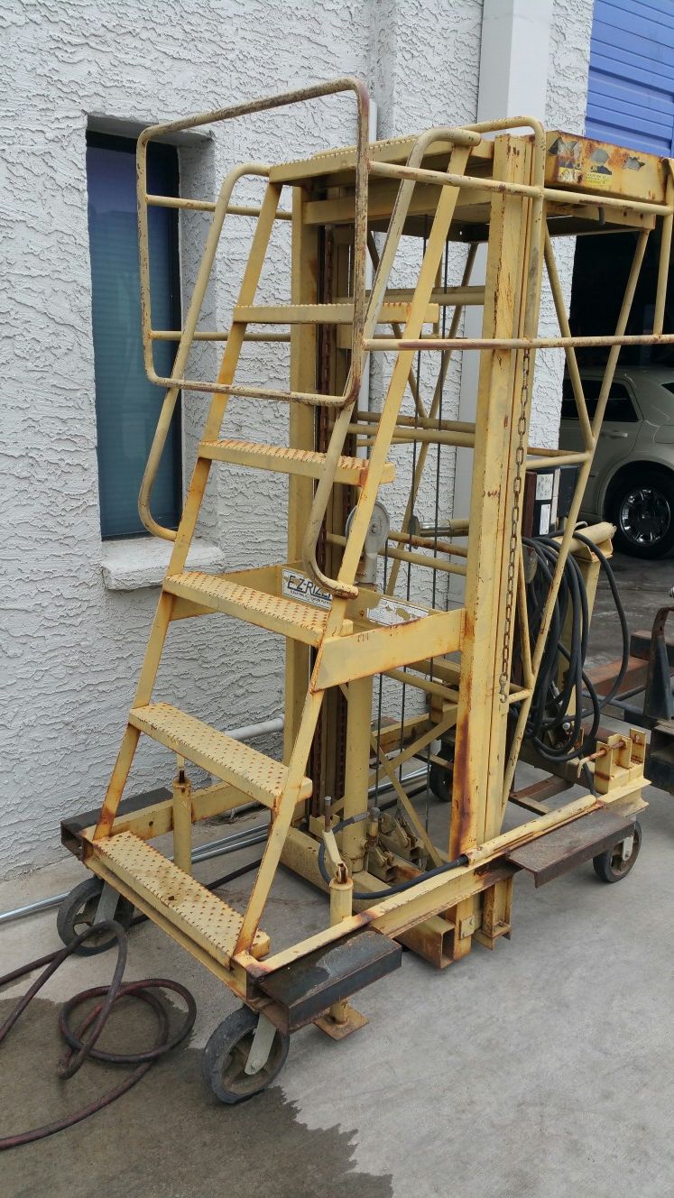 Ez rizer man lift for Sale in Mesa, AZ - OfferUp