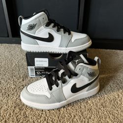 🔥Jordan 1 Mid Light Smoke Grey🔥 size 12C