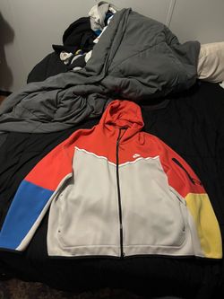 Nike tech