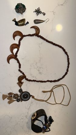 Necklace Pendants & Necklaces/Bracelets (Read description)