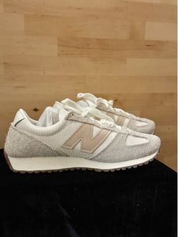 New Balance Lifestyle Women’s 6 - Brand New w/Box