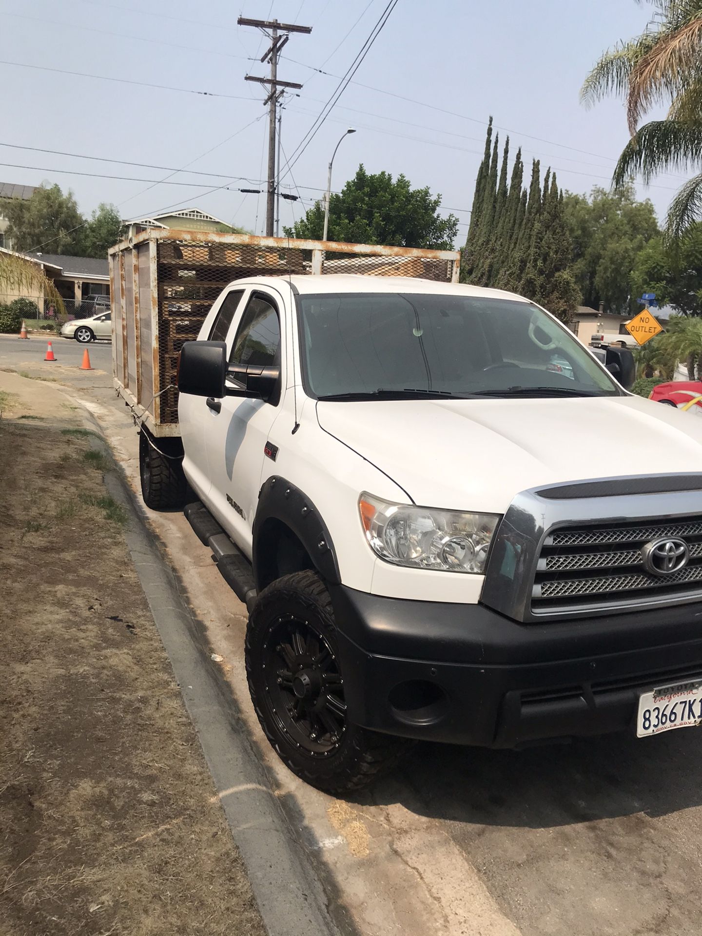 2013 tundra flatbed