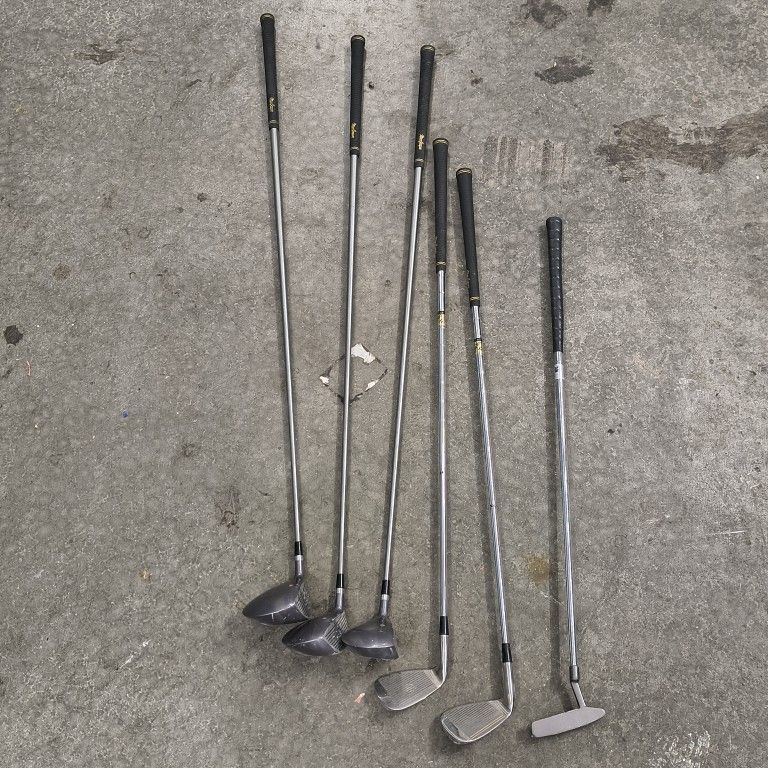 Mac Gregor Golf Clubs 