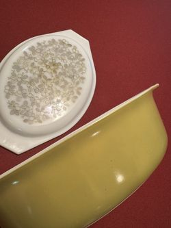 Pyrex Olive &Berry 2.5 Casserole