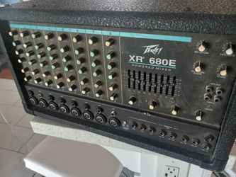PEAVEY  8  Channel Power Mixer, Good Condition