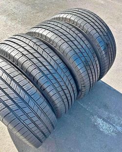 225/65r17 Michelin tires con 80% de Vida las 4