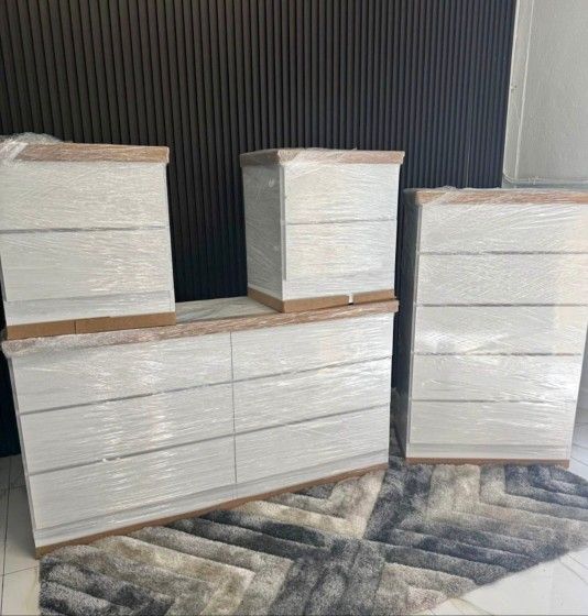 DRESSER, CHEST AND TWO NIGHSTANDS 