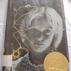Number the Stars : A Newbery Award Winner by Lois Lowry (1989, Hardcover)