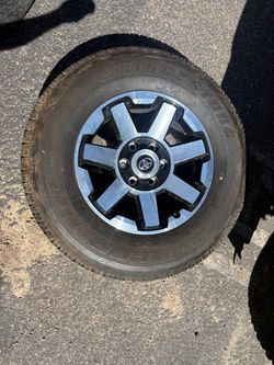 Toyota 4runner TRD OFF-Road Premium rims and tires
