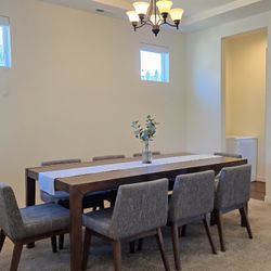 Perla 8-person Dining Table