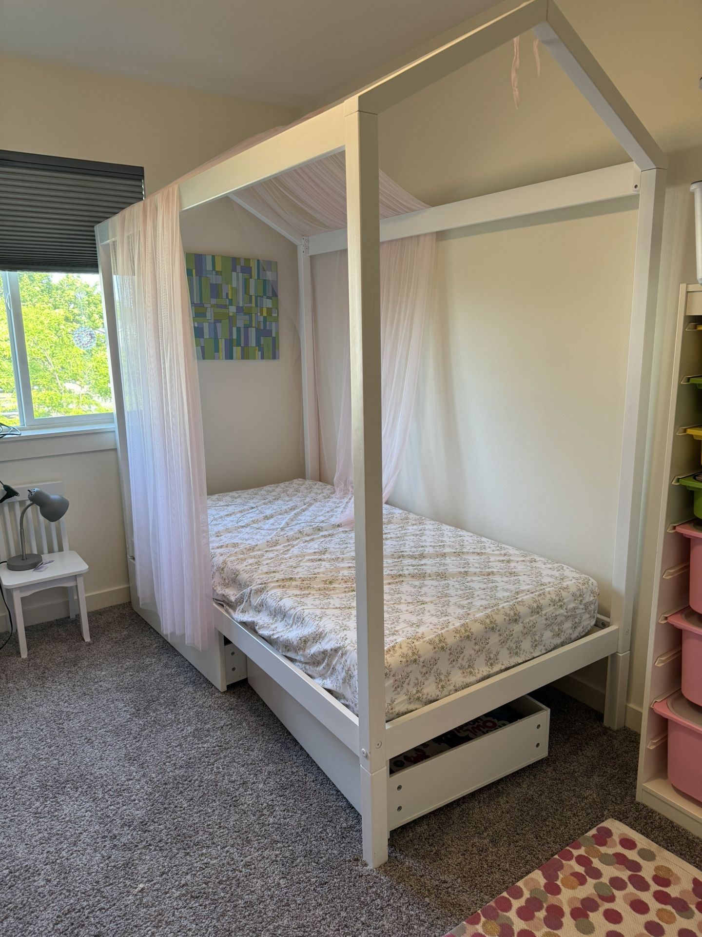 Children’s Canopy Bed