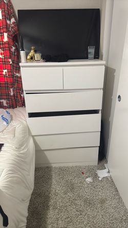 White 6-Drawer Dresser
