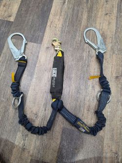 3M DBI-SALA Shockwave 2 Shock-Absorbing Twin Leg Lanyard
