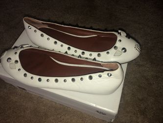 White Marc Jacobs flats ( Size 9.5)