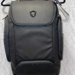 Traveler's Choice Breenon 19" Laptop Backpack with USB Port New in Black