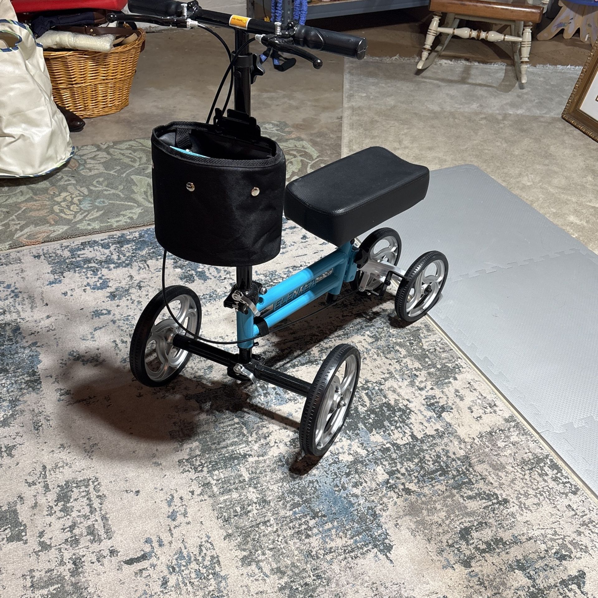 Knee walker