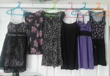 Junior dresses size small lot