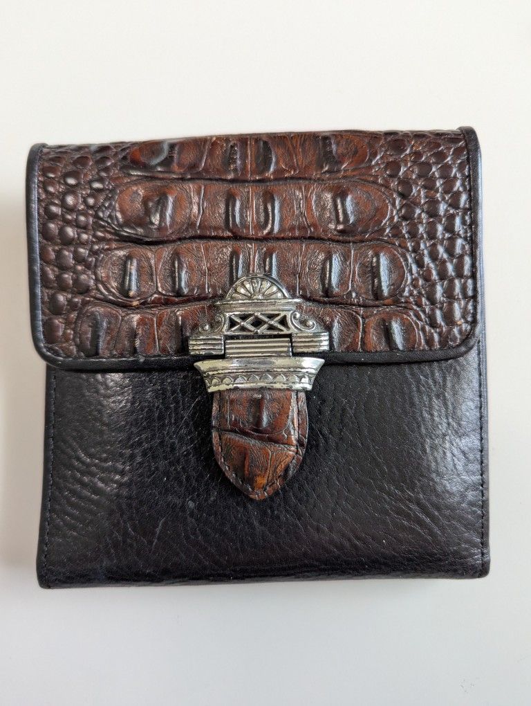 Brighton vintage bi fold Woman's wallet with kiss lock coin purse