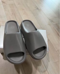 Yeezy Ys-01 grey slides size 11