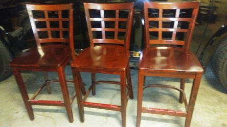 3 bar stools 25"