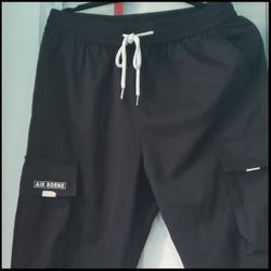 Air B.O.R.N.E Men Black Joggers with Cargo pockets Size Medium