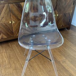 Eiffel Tower Acrylic Chair