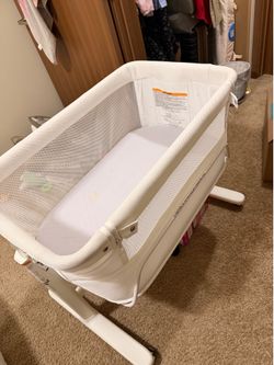 Baby Bassinet – Like New!