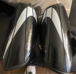 Soccer Shin guards (size med)