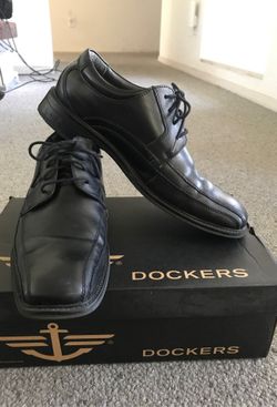 MENS DOCKER BLACK LEATHER SHOES: size 10.5
