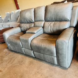 Leather Loveseat Reclainer Electric 