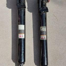 New 3ton Lift Cylinders for Hoist. 