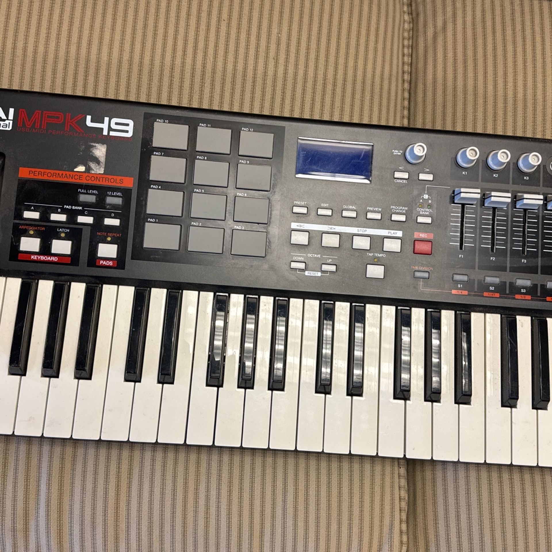 AKAI Professional MPK49