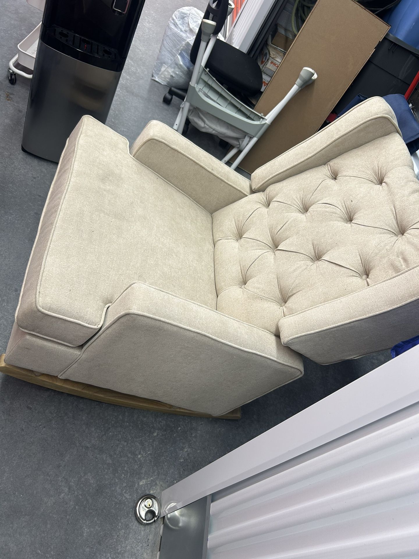 Rocking Chair, PERFECT For Nurseries!! FREE Delivery!