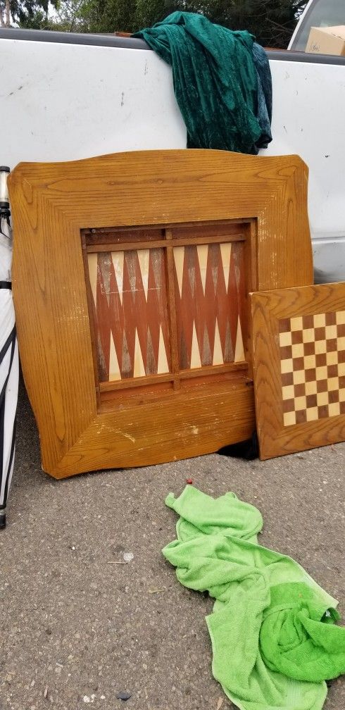 LARGE CHESS AND BACKGAMMON TABLE