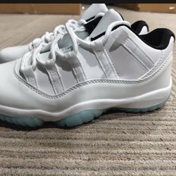 Jordan 11s Legend Blue