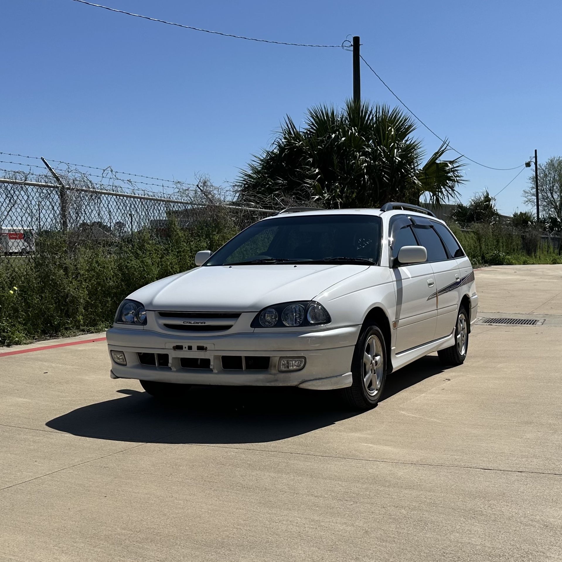 Toyota Caldina 2.0G, White