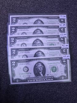 PACK OF 2 NEW $2 BILLS! UNCIRCULATED & CONSECUTIVE SERIAL NUMBERS!