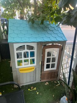 KidKraft Outdoor Kids Playhouse