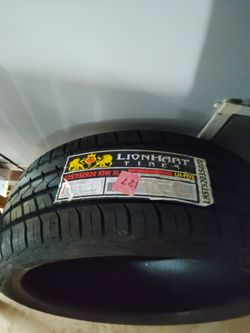 Tire 225/35/20 nueva