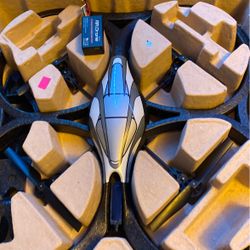 Parrot AR Drone With Camara. Includes Set Of Replacement Gear’sAnd Shaft’s