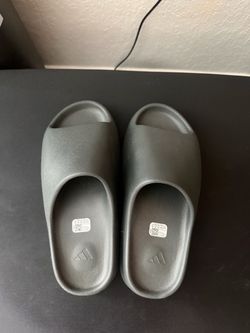 Adidas Yeezy Slide Dark Green size 10
