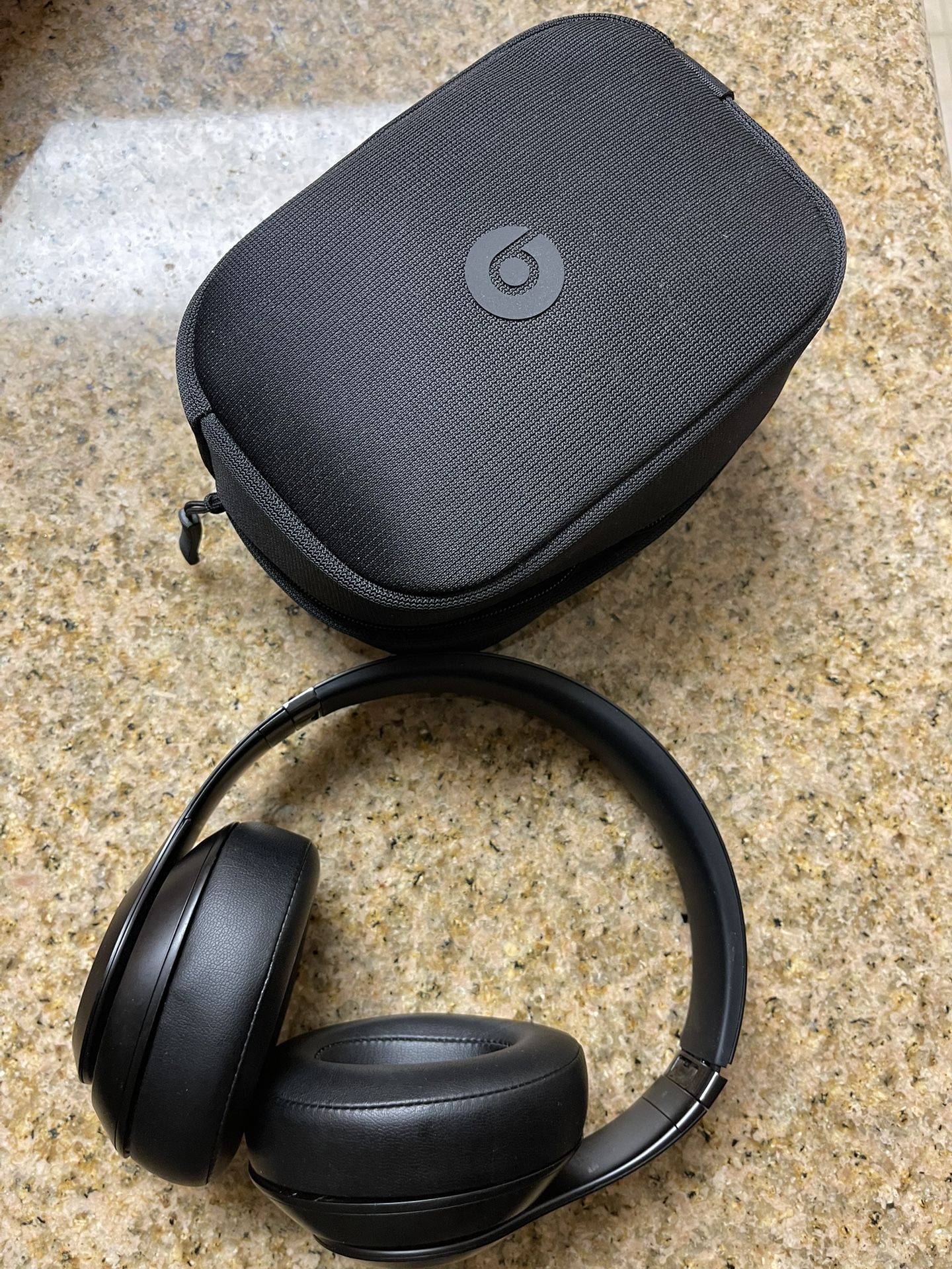 Beats Studio Pro