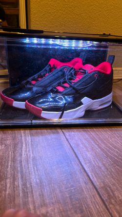 Jordan Max Aura 6’s Shoes (Mid Top)