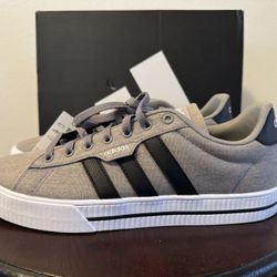 Men’s Adidas Size 10 New In Box