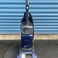 Royal UR30085 Pro Series Upright Vacuum Cleaner