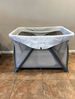 Nuna Play Yard Travel Crib
