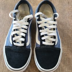 Old Skool Vans (Size: Men's 4.5/Women's 6.0)