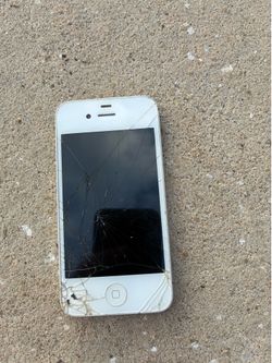 VINTAGE!!! iPhone 4 works just don’t have charger