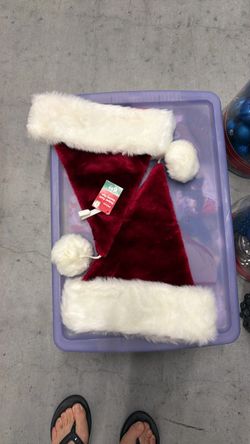 2 Santa Hats